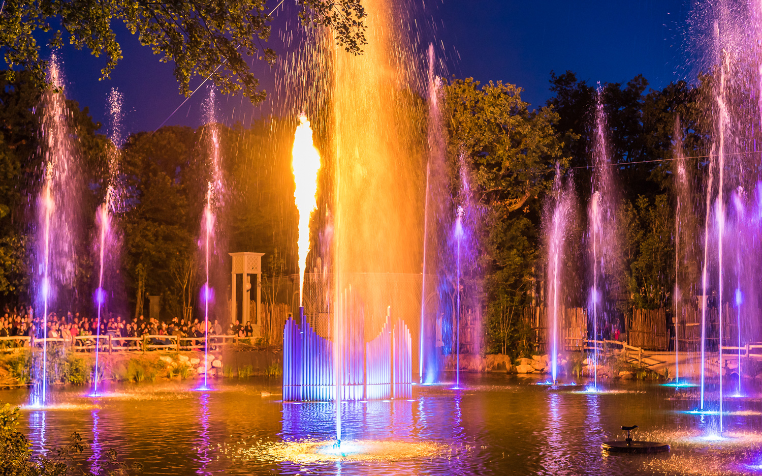Effets d'eau et de feu par Crystal pour les Noces de Feu au Puy du Fou