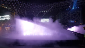 Bras mécaniques pour un show aquatique par Crystal