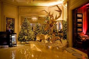 Sculpture en miroir monumentale réalisée par Crystal