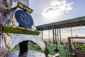 Sculpture en miroir monumentale réalisée par Crystal