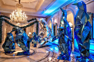 Sculpture en miroir monumentale réalisée par Crystal