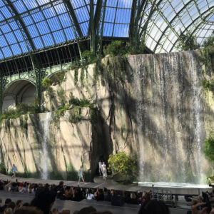 Cascades et Murs d'eau créés par les équipes d'experts de Crystal