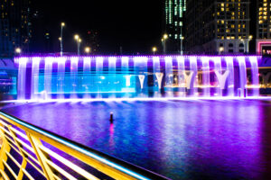 Cascades et Murs d'eau créés par les équipes d'experts de Crystal