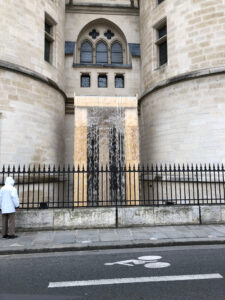 Cascades et Murs d'eau créés par les équipes d'experts de Crystal