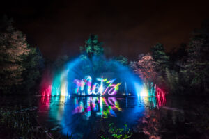 Show aquatique avec écrans d'eau réalisés par les équipes d'experts de Crystal