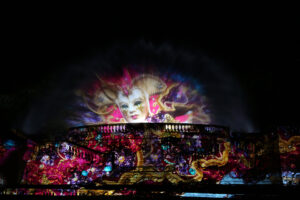 Show aquatique avec écrans d'eau réalisés par les équipes d'experts de Crystal