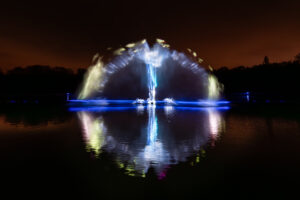 Show aquatique avec écrans d'eau réalisés par les équipes d'experts de Crystal
