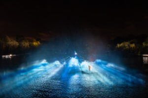 Show aquatique avec écrans d'eau réalisés par les équipes d'experts de Crystal