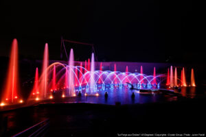 Photo d'un spectacle aquatique avec des jets robotisés réalisé par Crystal