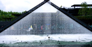 Bras mécaniques pour show aquatiques réalisés par Crystal