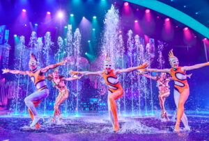 Plateforme élévatrice pour spectacle aquatique réalisée par Crystal