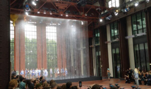 Photo d'un spectacle aquatique avec des rideaux d'eau réalisé par Crystal