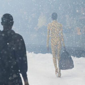 Snow Storm - La Mode en Images for Balenciage