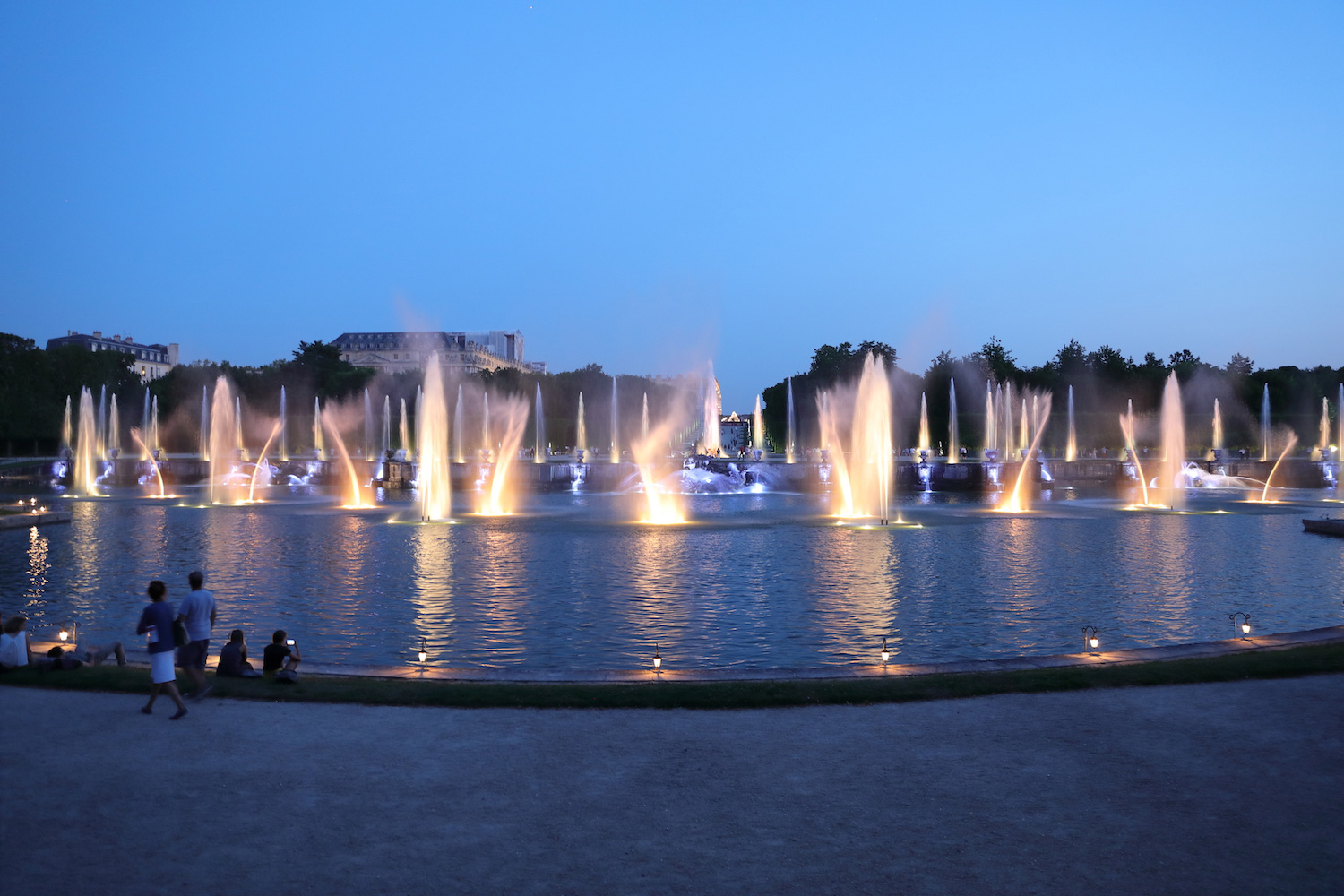 Chateau de Versailles - Fountains Shows - Crystal
