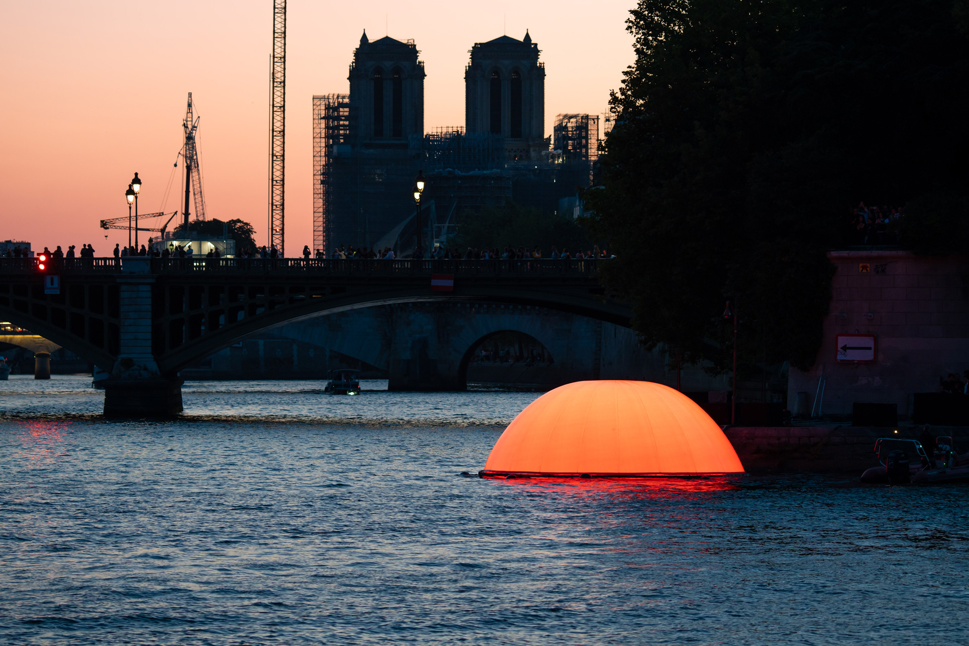 Nuit Blanche - Sunset in Paris - Eva Albaran for Nuit Blanche