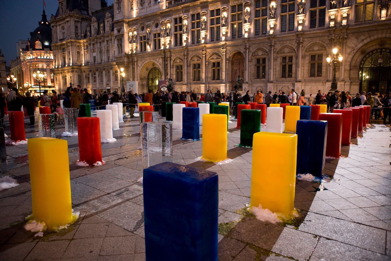 ZHENCHEN LIU - Ice Monument - Z. Liu for Nuit Blanche - Crystal