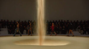 Sand Cascade - La Mode en Images for Courrèges