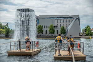 Ville de Strasbourg - Giant Waterfall - Crystal