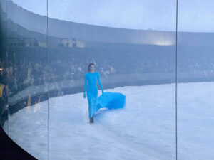 Snow Storm - La Mode en Images for Balenciage