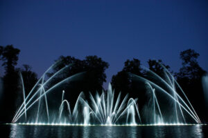Chateau de Versailles - Fountains Shows - Crystal