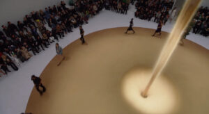 Sand Cascade - La Mode en Images for Courrèges