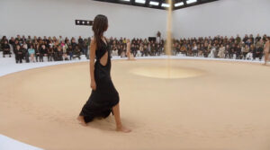 Sand Cascade - La Mode en Images for Courrèges