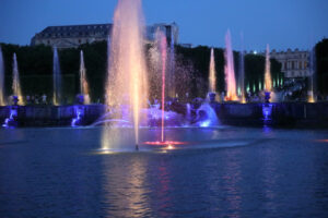Chateau de Versailles - Fountains Shows - Crystal