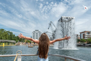 Ville de Strasbourg - Giant Waterfall - Crystal