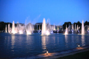Chateau de Versailles - Fountains Shows - Crystal