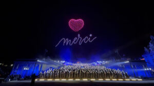 Spectacle de drones par Crystal, réalisation de textes