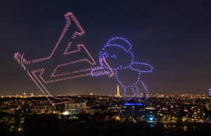 Spectacle de drones par Crystal avec création de logos et de formes