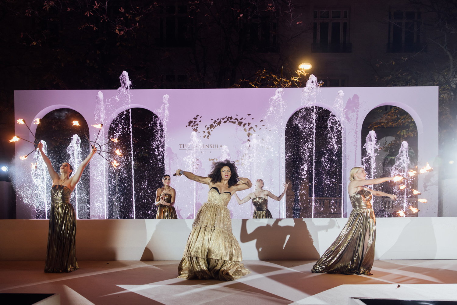 THE PENINSULA HOTEL - Fountain Show - 10th anniversary for Peninsula Hotel