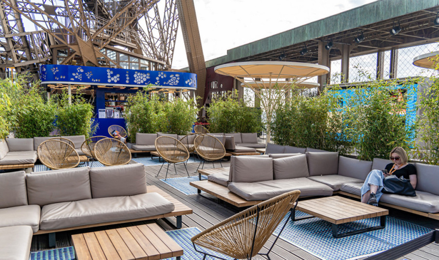 EIFFEL TOWER - Olympics Games Terrace - CRYSTAL