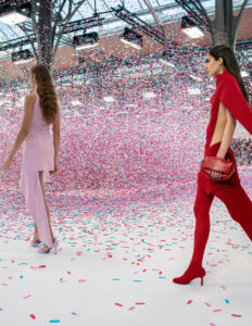 COURRÈGES - A cloud of confetti - CRYSTAL