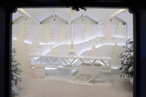 EIFFEL TOWER - Christmas Market decor Set Up by Crystal