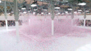 COURRÈGES - A cloud of confetti - CRYSTAL