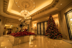 FOUR SEASONS - GEORGE V - Christmas Scenography