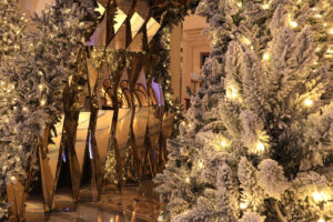 FOUR SEASONS - GEORGE V - Christmas Winter Wonderland for Jeff Leatham