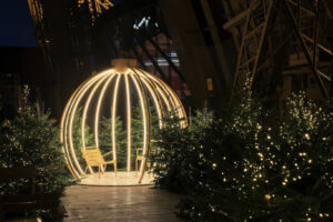 EIFFEL TOWER - Christmas Terrace Under a Golden Bubble for Umanis
