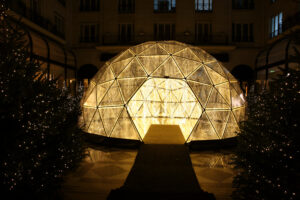 FOUR SEASONS - GEORGE V - Gold Christmas Scenography