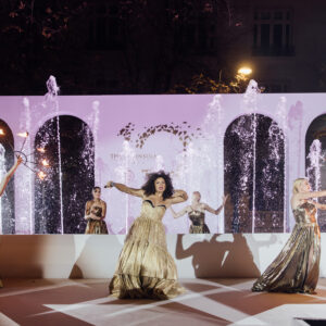 THE PENINSULA HOTEL - Fountain Show - 10th anniversary for Peninsula Hotel