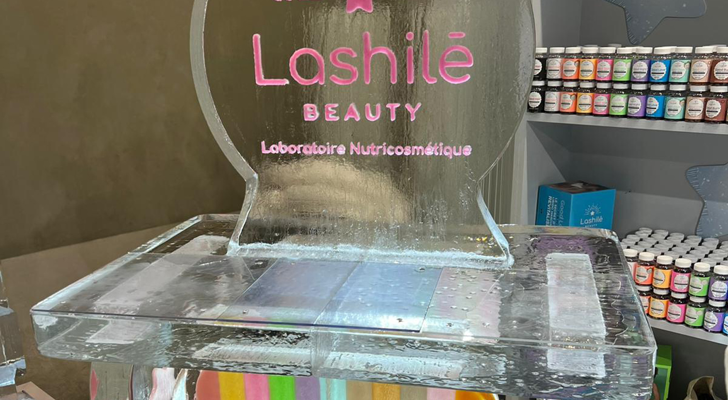 LASHILÉ - Ice Scenography by Crystal