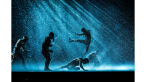 Effets de pluie créées par les équipes de CRYSTAL pour House of Dancing Water, créateurs d'événement.