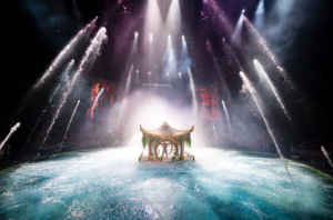 Effets d’eau et bassin créées par les équipes de CRYSTAL pour House of Dancing Water, créateurs d'événement.