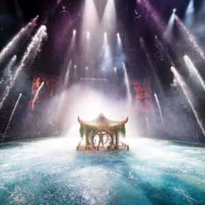 Effets d’eau et bassin créées par les équipes de CRYSTAL pour House of Dancing Water, créateurs d'événement.