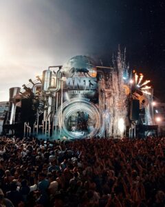 Cascades d’eau créées par les équipes de CRYSTAL pour l’Ushuaïa Ibiza, créateurs d'événement.