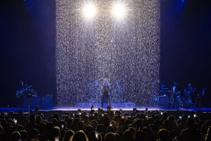 Pixel Fall créée par les équipes CRYSTAL pour le MANA TOUR USA, créateur d'événement.