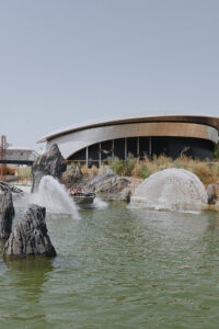 Airspash créé par les équipes de CRYSTAL pour le spectacle Mission Bermudes au Futuroscope, créateurs d’émotions.
