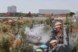 Effet de brouillard créé par les équipes de CRYSTAL pour le spectacle Mission Bermudes au Futuroscope, créateurs d'événement.