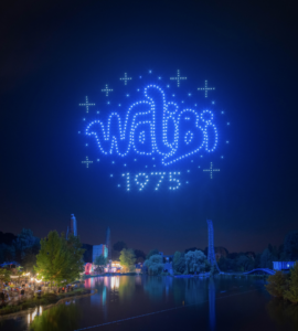Spectacle de drones réalisé par les équipes de CRYSTAL pour les 50 ans de Walibi, créateurs d’émotions.